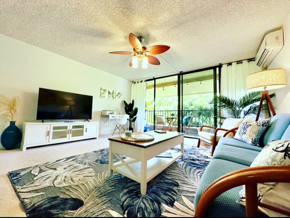 Private, 5 minutes to downtown & beach - Photo 1