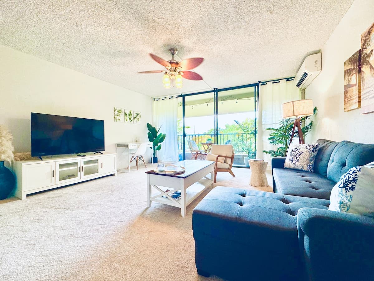 Private, 5 minutes to downtown & beach - Photo 2