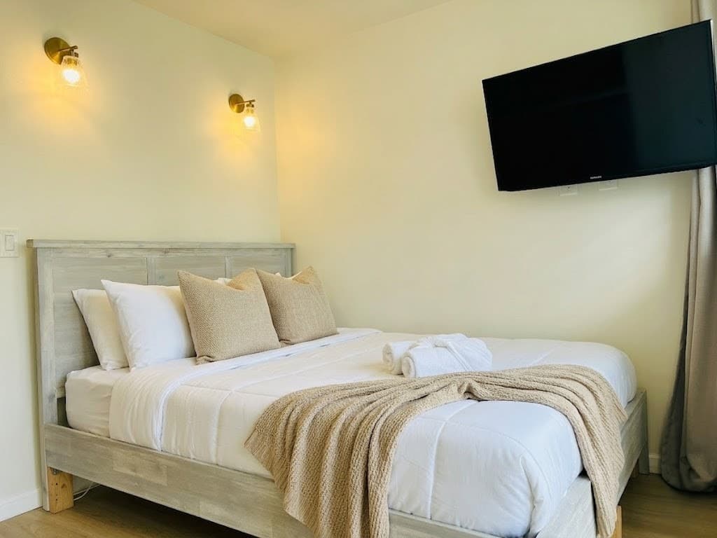 Cozy Studio at the Heart of Waikiki - Photo 2