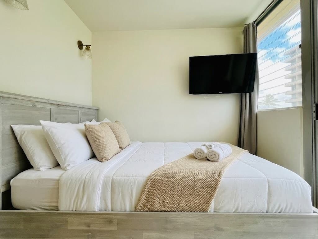 Cozy Studio at the Heart of Waikiki - Photo 4