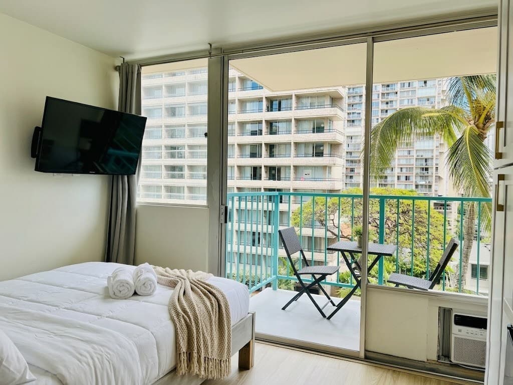 Cozy Studio at the Heart of Waikiki - Photo 5