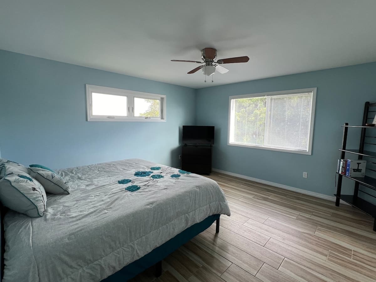 Townhouse in Hilo · ★5.0 · 3 bedrooms · 6 beds · 2.5 private baths - Photo 1