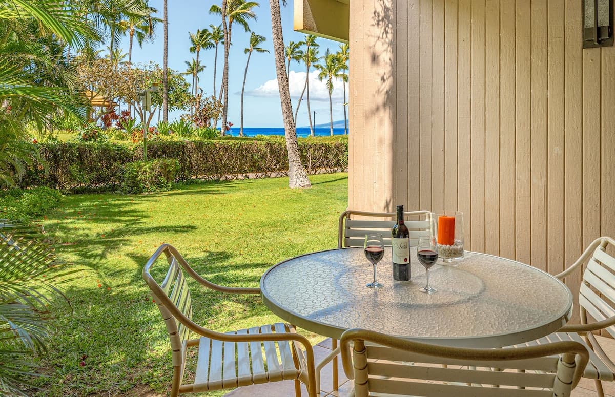 Condo in Lahaina · ★4.89 · 2 bedrooms · 3 beds · 2 baths - Photo 2