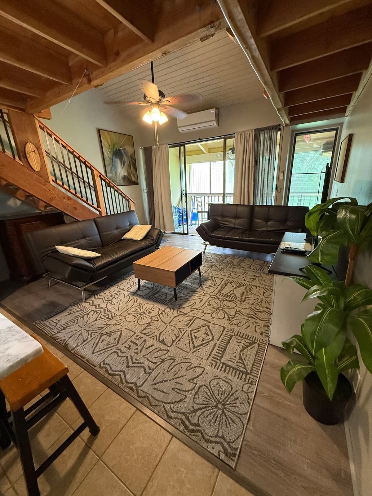 Turtle Bay Getaway 2BD+ Loft - Photo 2