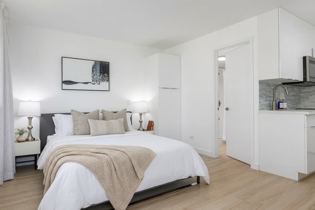 Modern Corner Studio by Marketplace &Waikiki Beach - Photo 5