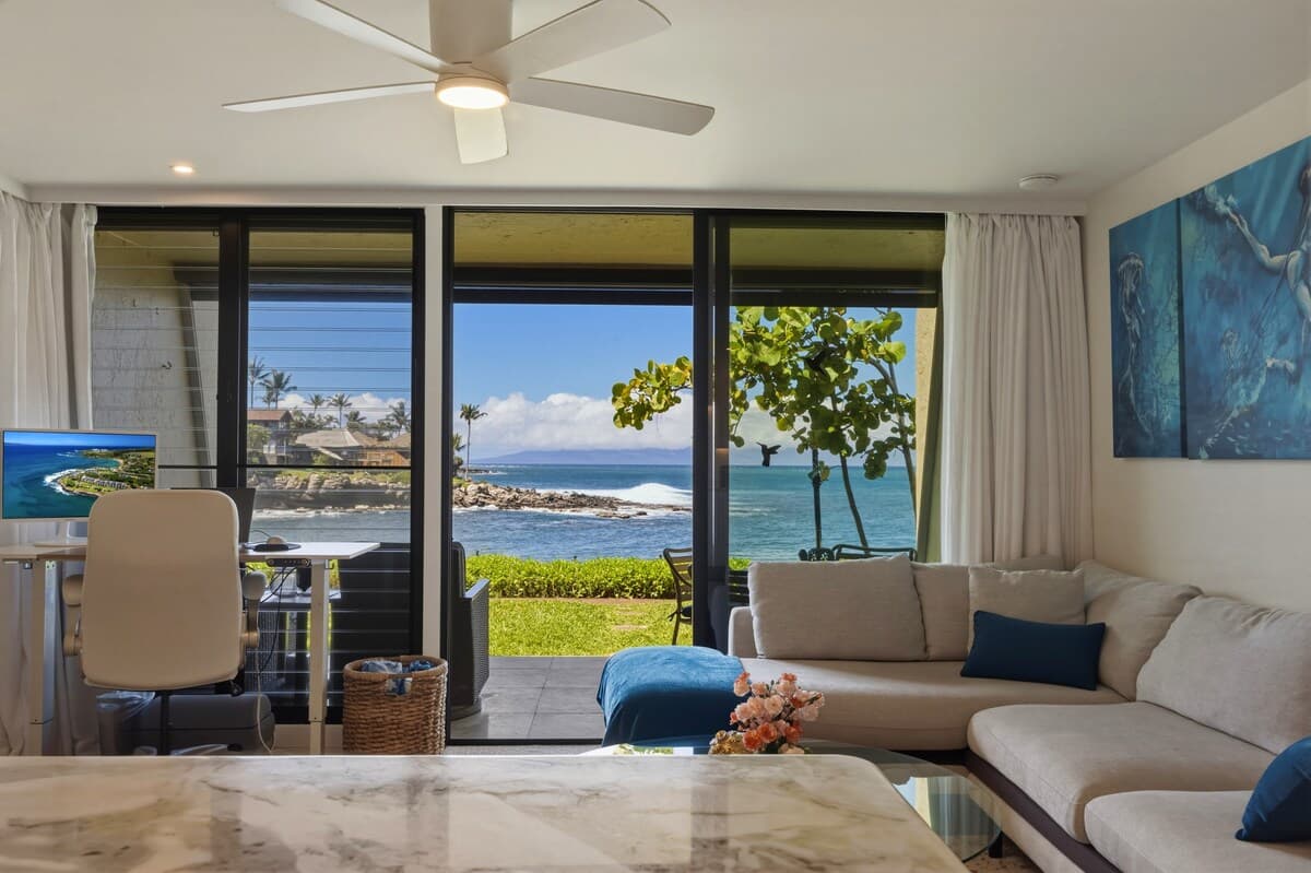 Condo in Lahaina · ★4.87 · 1 bedroom · 1 bed · 1 bath - Photo 4