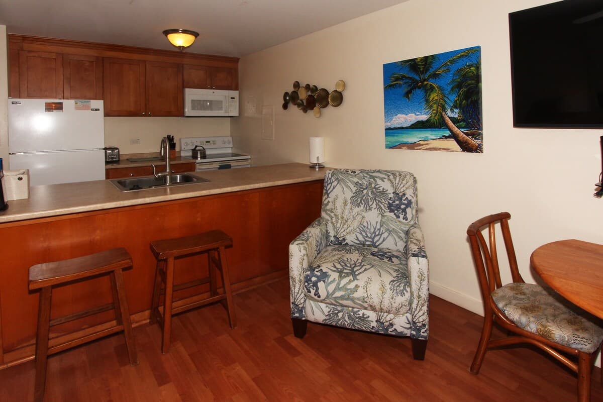 Condo in Kihei · ★4.77 · 1 bedroom · 3 beds · 1 private bath - Photo 3