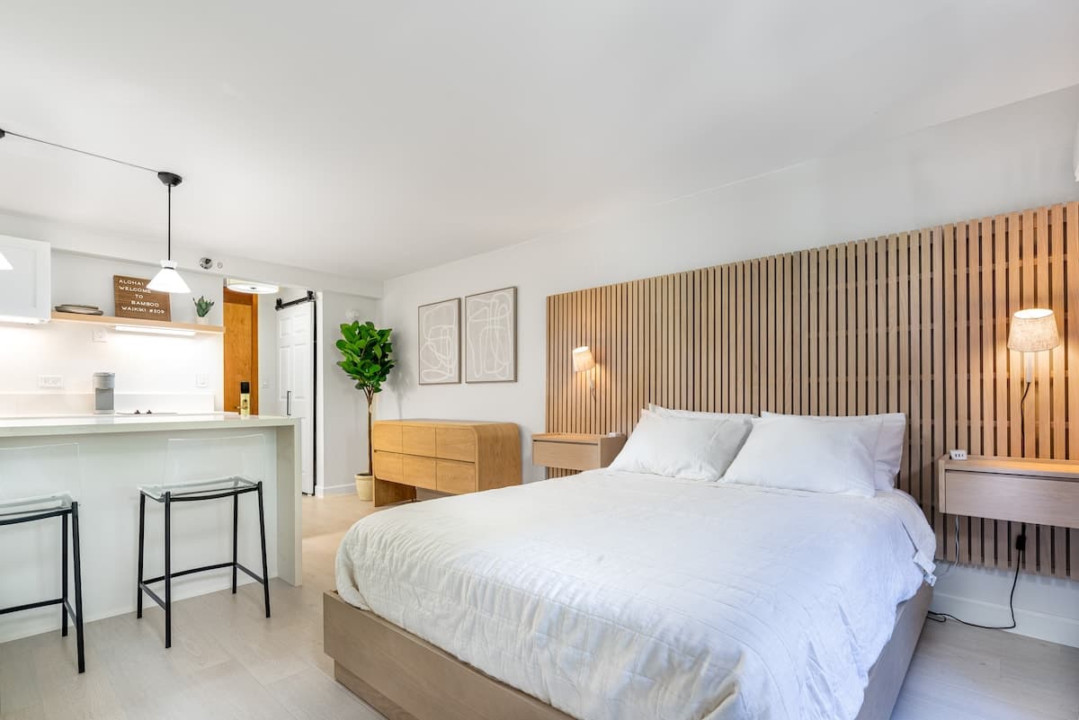 Condo in Honolulu · ★4.95 · Studio · 1 shared bath - Photo 1
