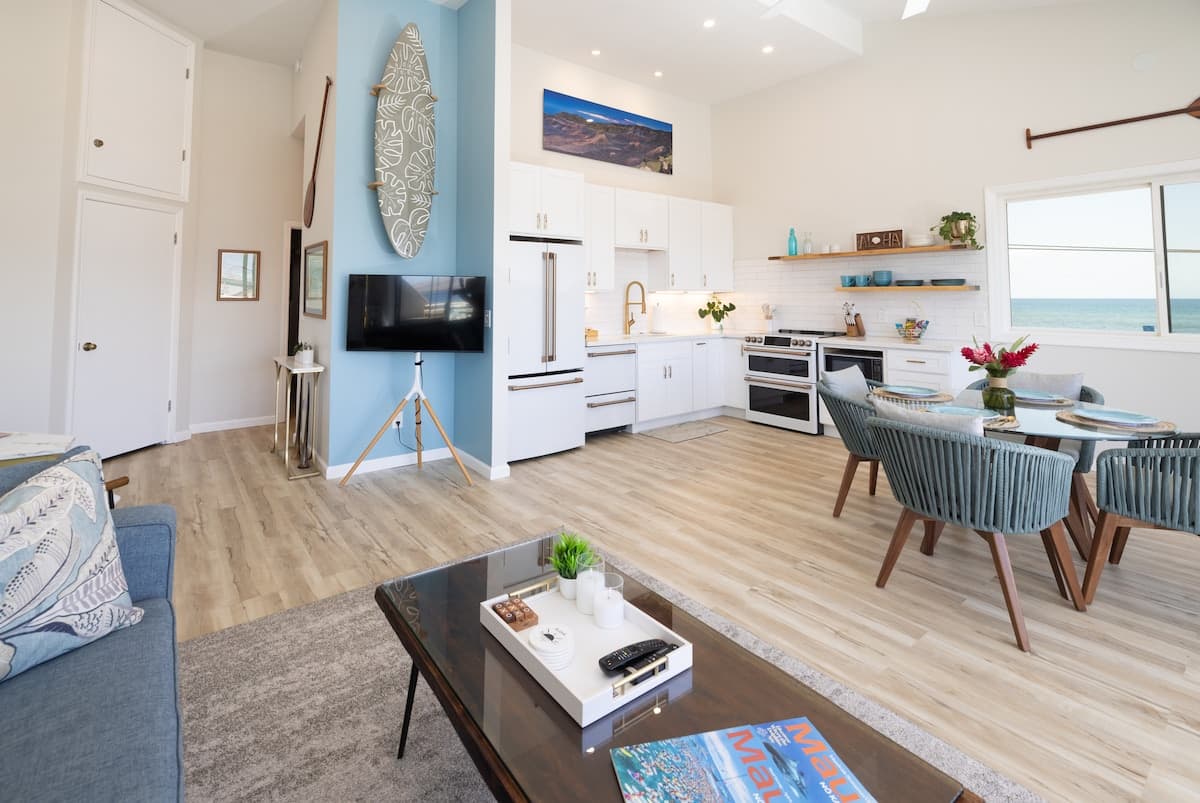 Luxury, Modern Oceanview! Beach, Pool, Hot Tub, AC - Photo 3