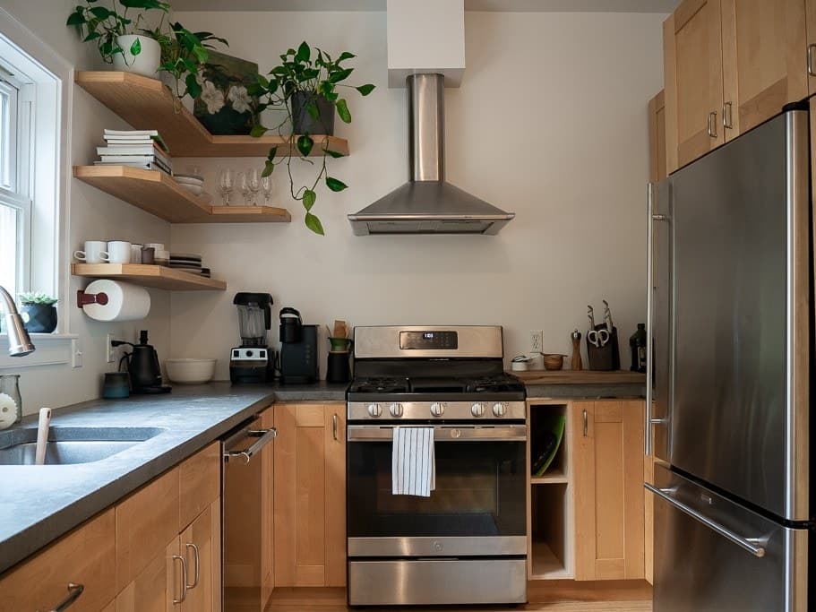 Mid-Century Condo w/ Chef's Kitchen & Garden - Photo 4