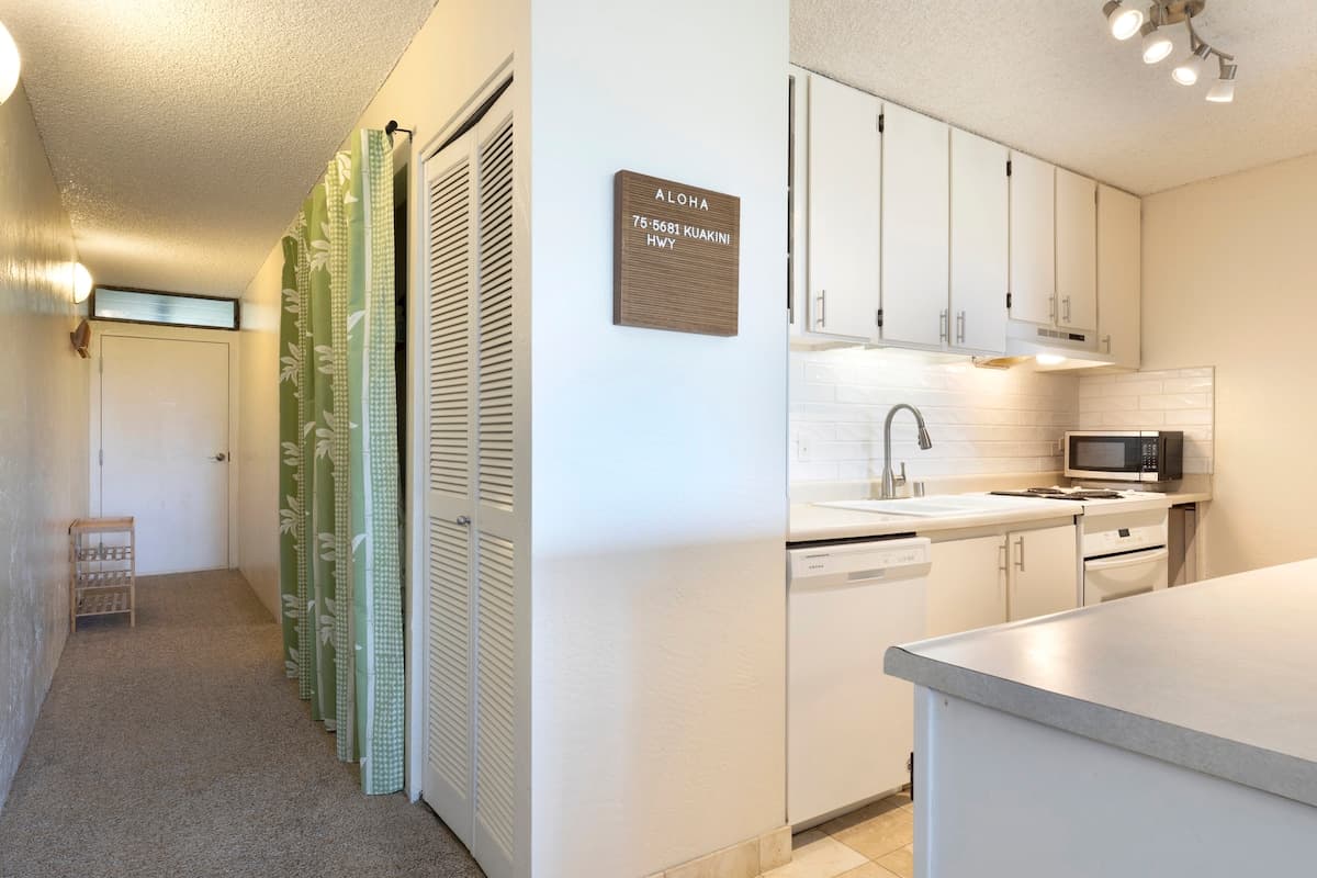 Condo in Kailua-Kona · ★4.84 · 1 bedroom · 1 bed · 1 private bath - Photo 5