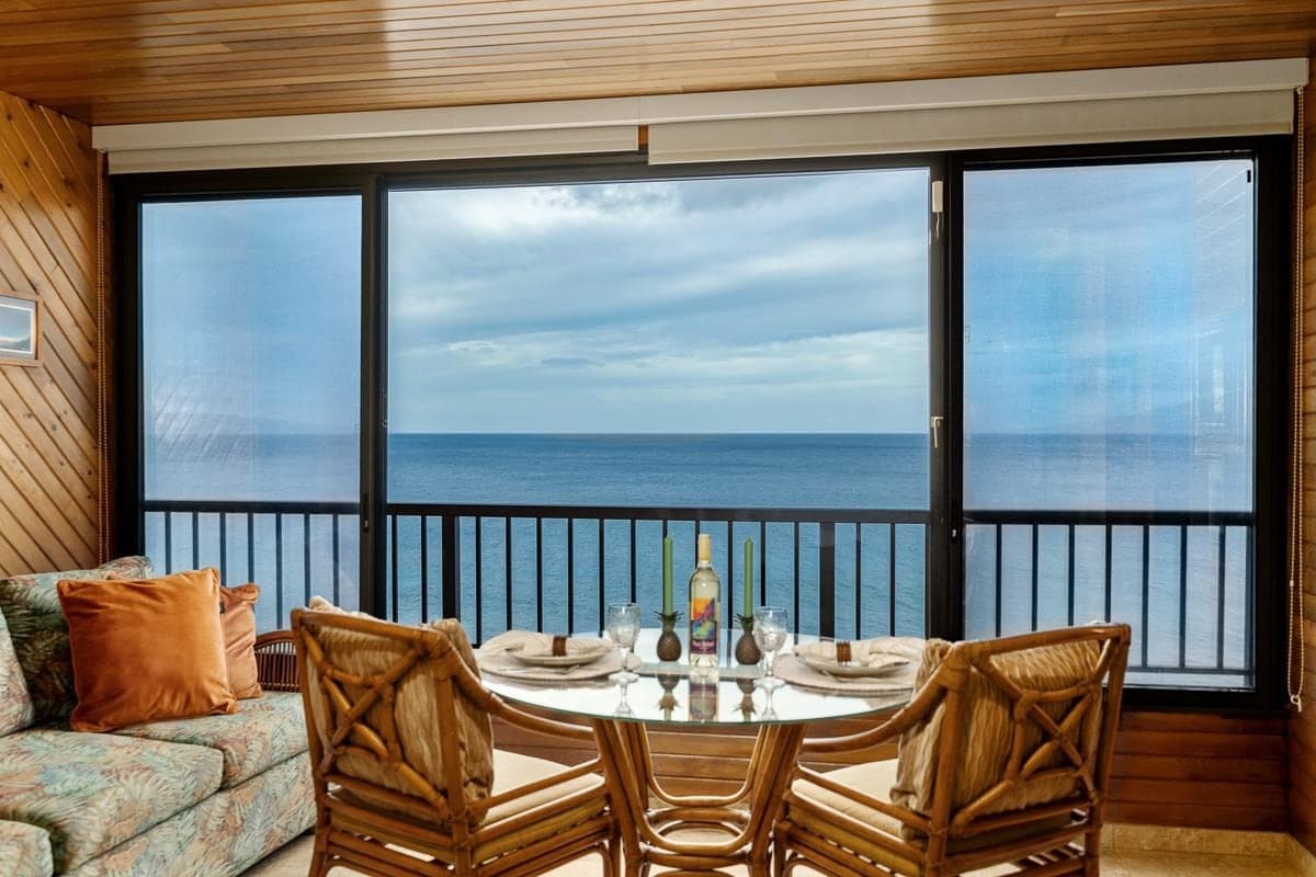 Condo in Lahaina · ★4.96 · Studio · 2 beds · 1 private bath - Photo 2