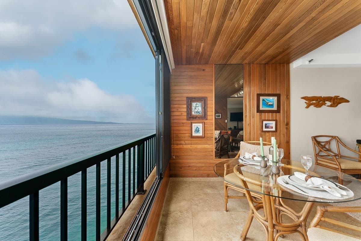 Condo in Lahaina · ★4.96 · Studio · 2 beds · 1 private bath - Photo 5