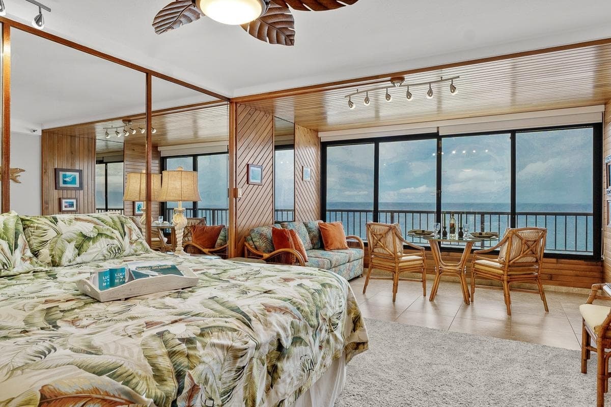 Condo in Lahaina · ★4.96 · Studio · 2 beds · 1 private bath - Photo 1