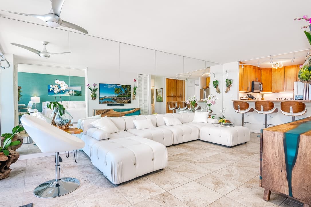 Luxury Oceanfront Penthouse - Waikiki Views - Photo 4