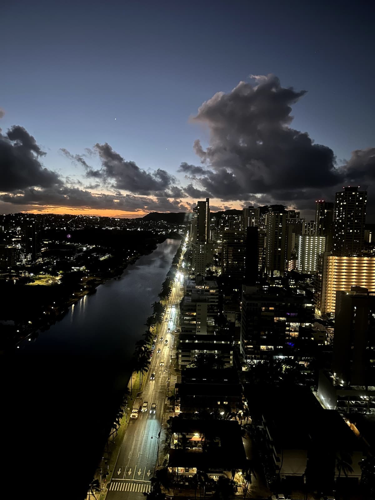 Condo in Honolulu · ★4.76 · 1 bedroom · 1 bed · 1 shared bath - Photo 5