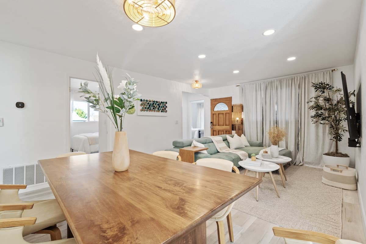 Evergreen Hills Modern Haven, 28+ Night Stays - Photo 1