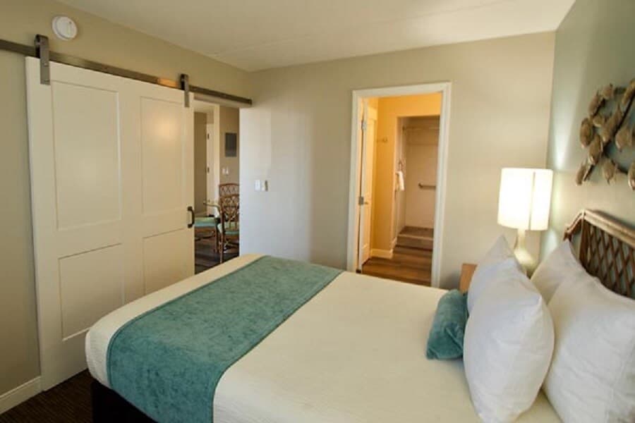High-floor Ocean View FREE Parking 1BR AC Pool GYM - Photo 4