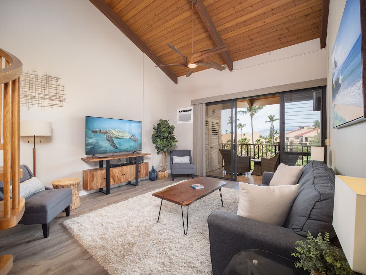 Kihei Beach Retreat: Ocean Views and Sandy Feet! - Photo 1