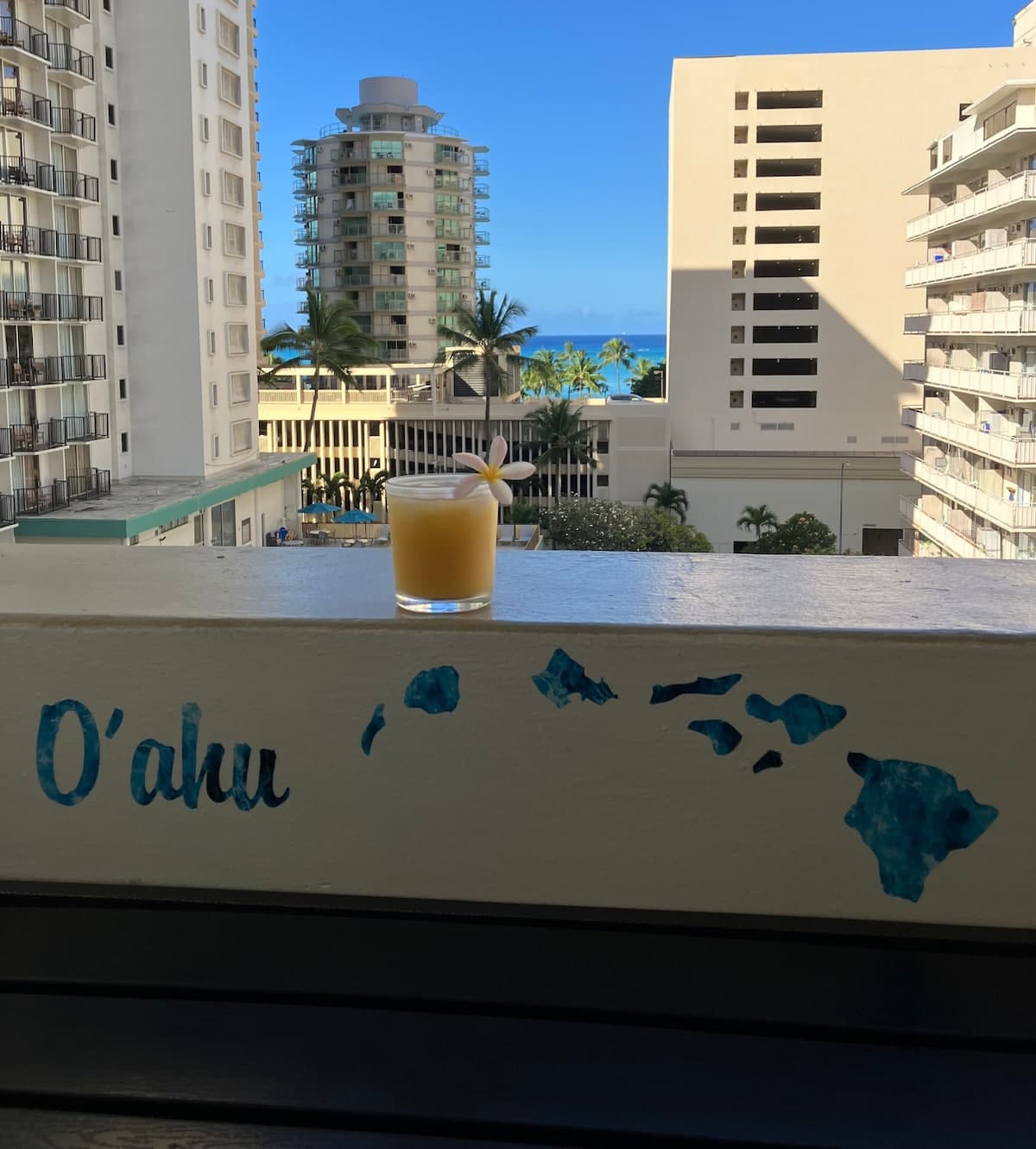 Condo in Honolulu · ★4.91 · Studio · 2 beds · 1 private bath - Photo 1