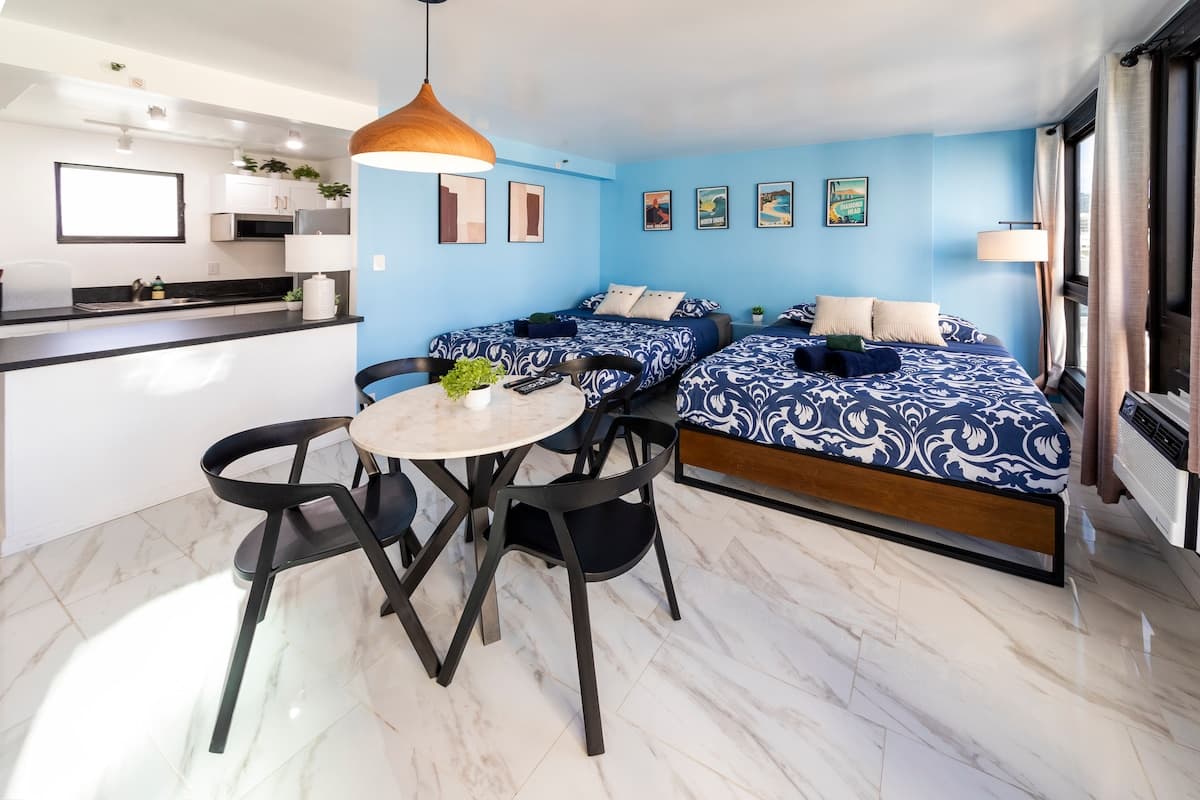 Condo in Honolulu · ★4.63 · Studio · 2 beds · 1 private bath - Photo 2