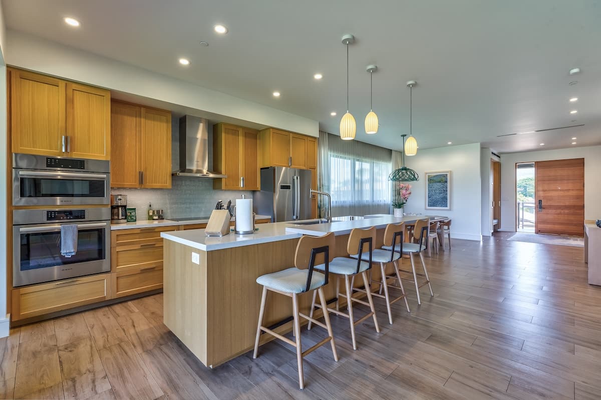 Villa in Lahaina · ★4.98 · 3 bedrooms · 6 beds · 3 baths - Photo 5