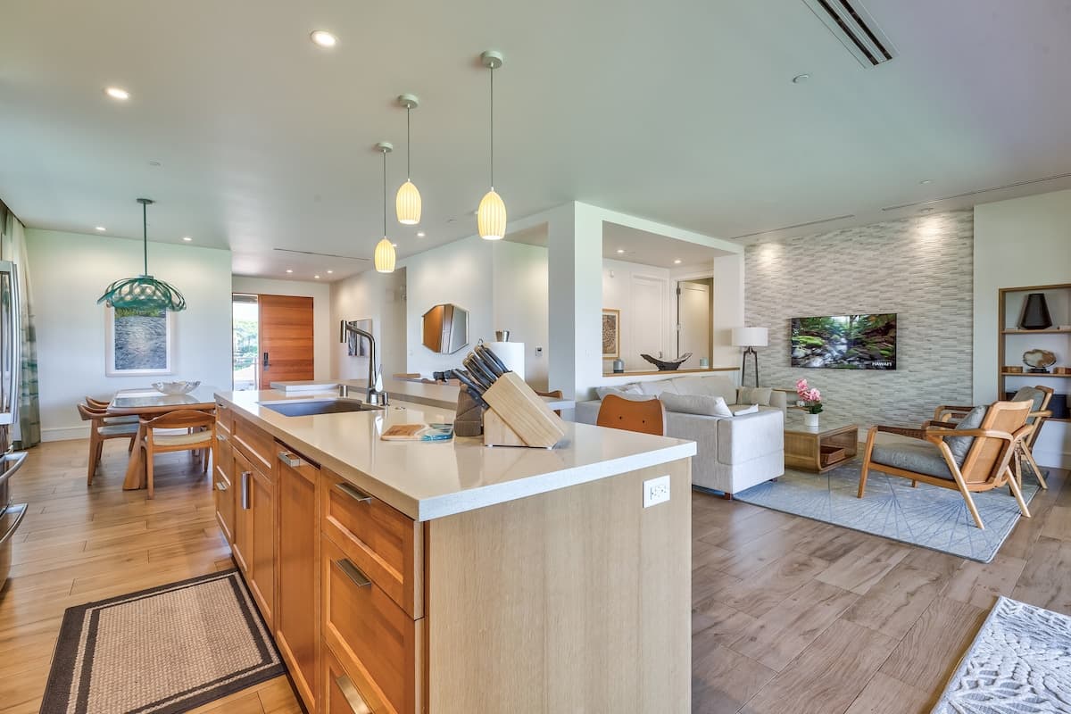 Villa in Lahaina · ★4.98 · 3 bedrooms · 6 beds · 3 baths - Photo 3