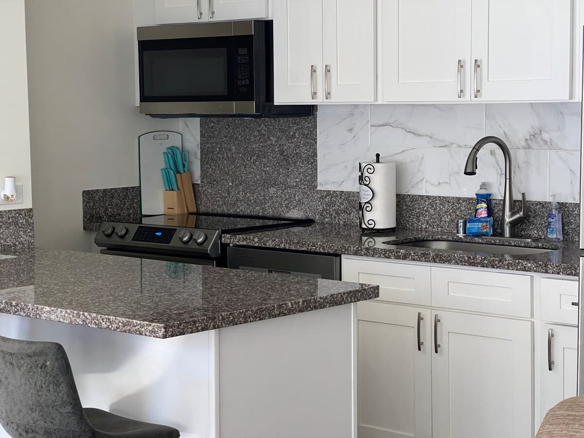 Spacious 2BR timeshare - Photo 2