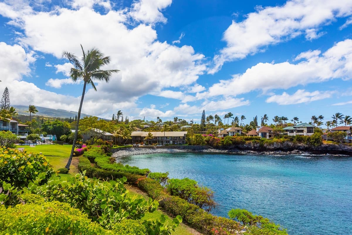 Townhouse in Lahaina · ★4.94 · 1 bedroom · 2 beds · 1 bath - Photo 1