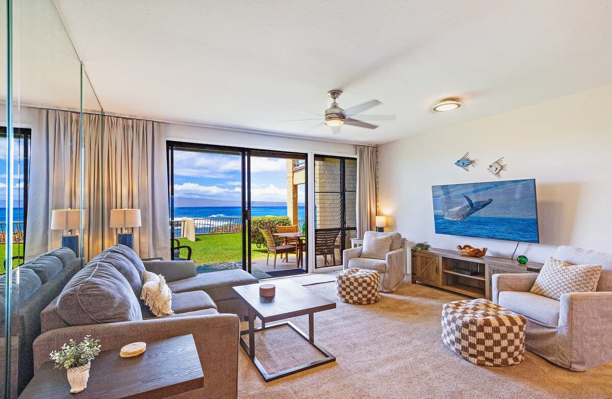 Townhouse in Lahaina · ★4.94 · 1 bedroom · 2 beds · 1 bath - Photo 5