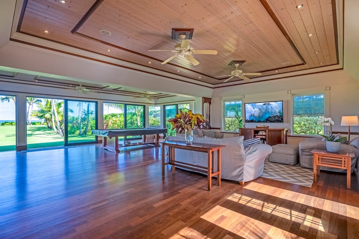 Home in Hanalei · ★5.0 · 7 bedrooms · 7 beds · 6.5 baths - Photo 3