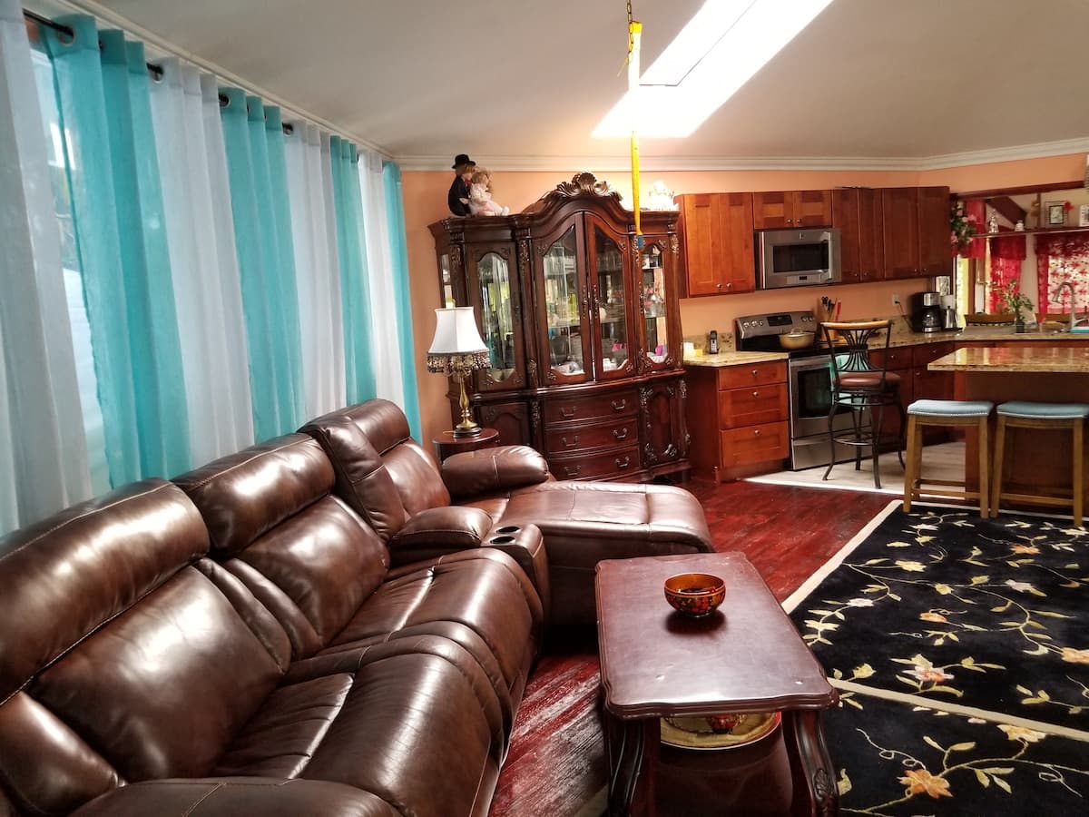 Home in Keaau · ★4.86 · 4 bedrooms · 6 beds · 3 shared baths - Photo 4