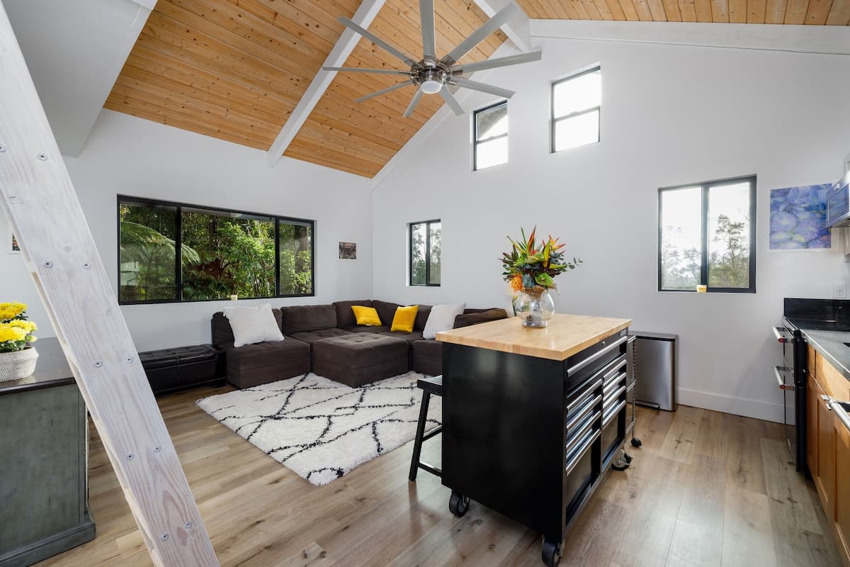Guesthouse in Kailua-Kona · ★4.95 · 2 bedrooms · 2 beds · 1 shared bath - Photo 4