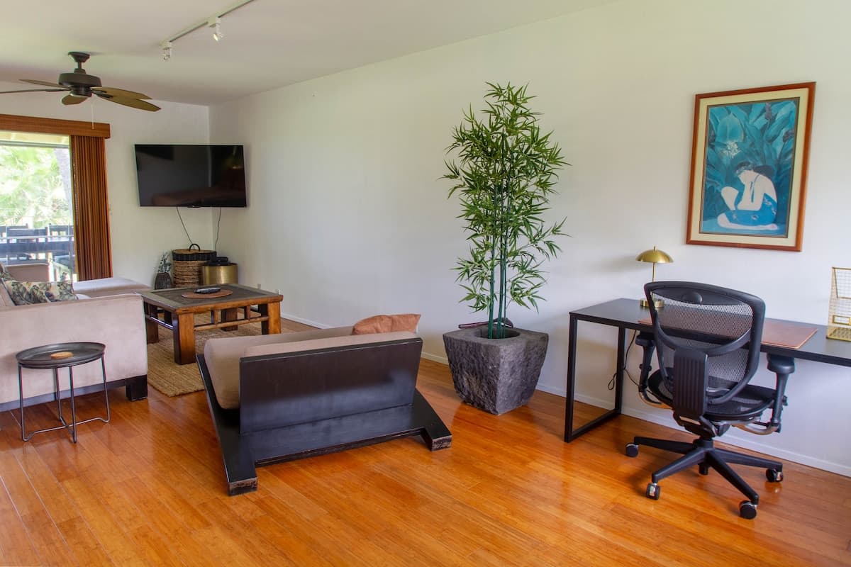 Condo in Kailua-Kona · ★4.81 · 2 bedrooms · 2 beds · 2 baths - Photo 2