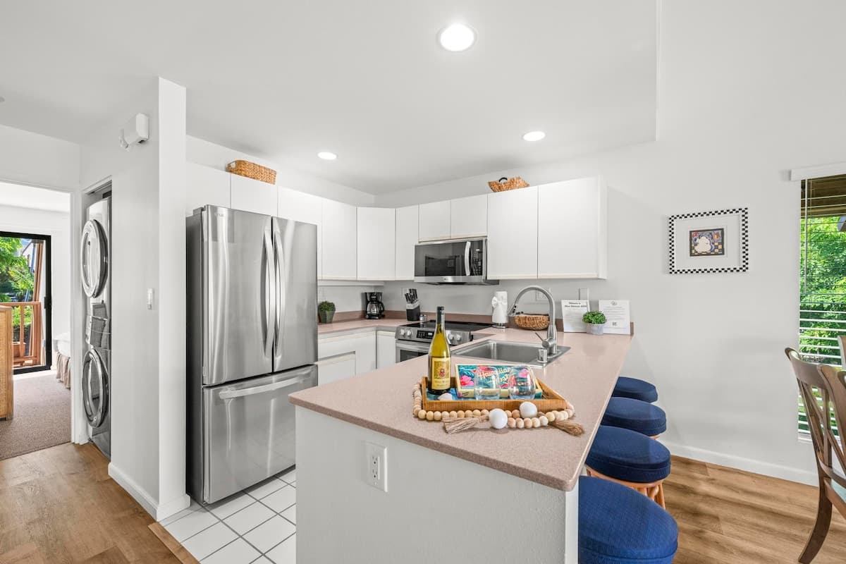Condo in Kihei · ★4.96 · 2 bedrooms · 3 beds · 2 private baths - Photo 4