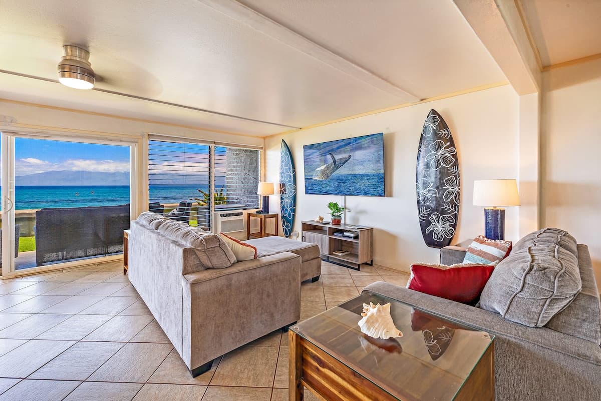 Condo in Lahaina · ★4.87 · 2 bedrooms · 3 beds · 1 bath - Photo 2