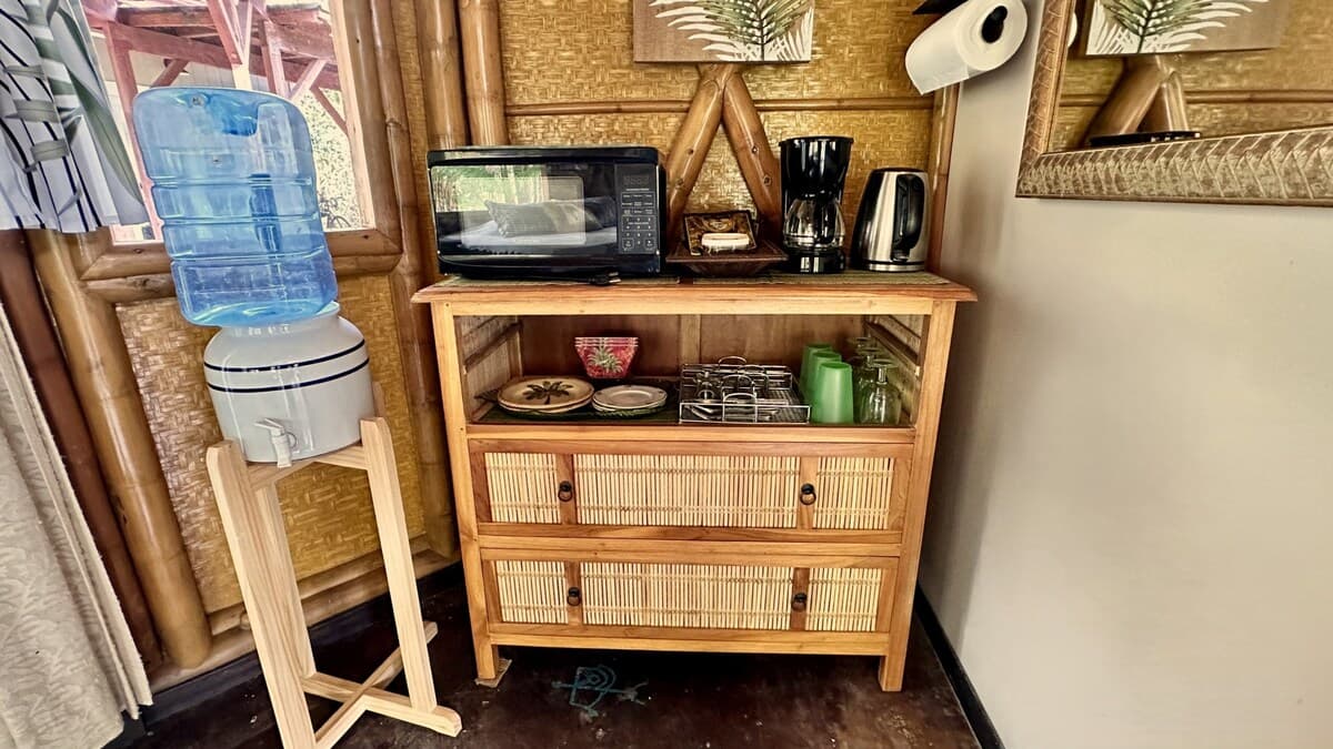 Coastal Jungle Bamboo Cottage ~ 5 - Photo 3