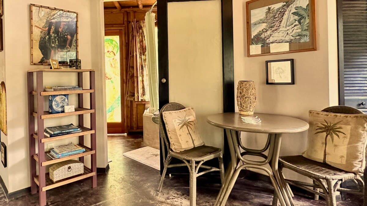 Coastal Jungle Bamboo Cottage ~ 5 - Photo 4