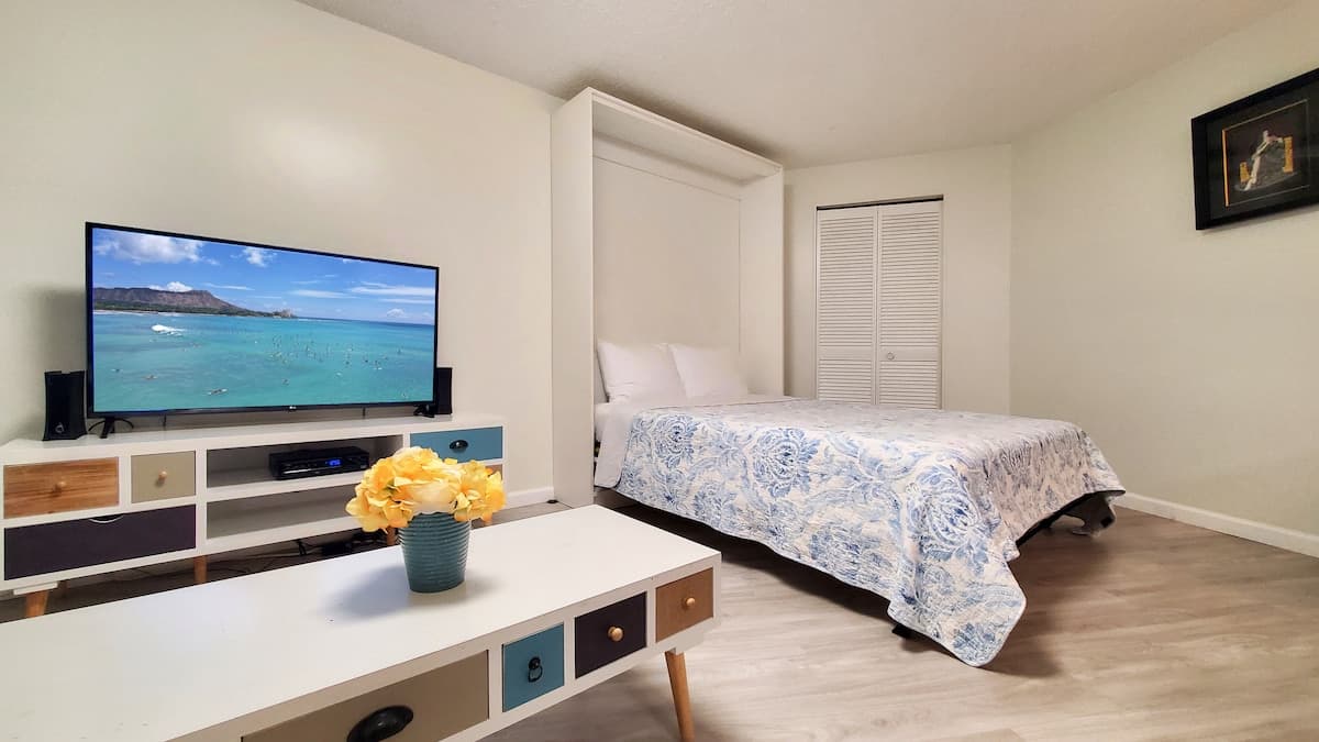Family Vacation Condo with Free Parking & Wi-Fi - Photo 4