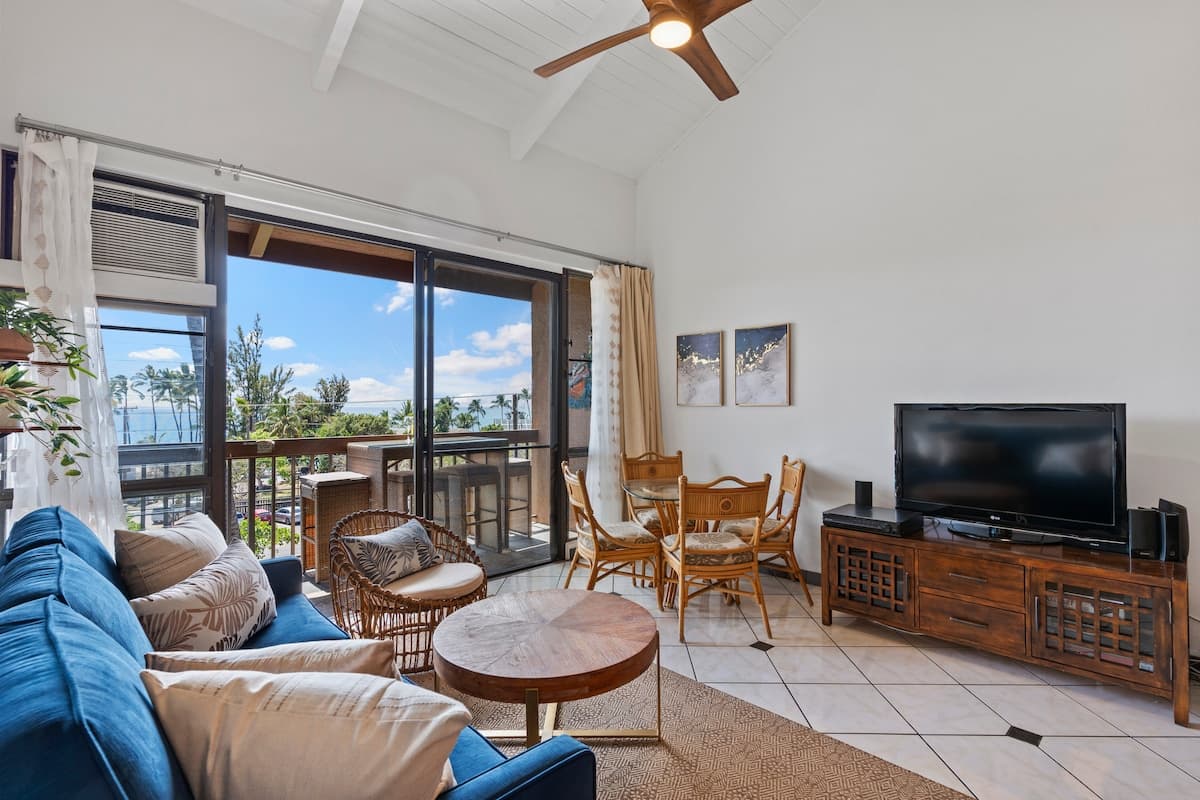 Condo in Kihei · ★4.95 · 2 bedrooms · 3 beds · 2 private baths - Photo 2