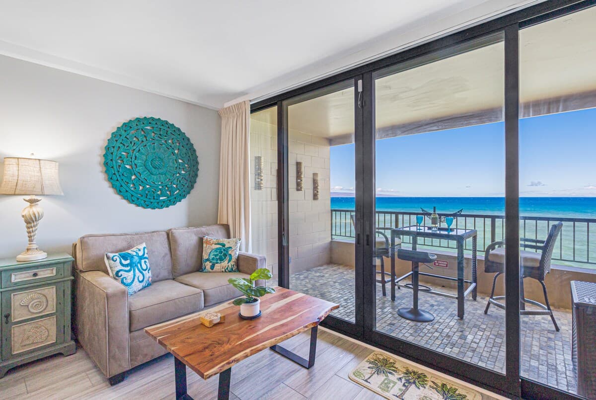 Condo in Lahaina · ★4.99 · Studio · 2 beds · 1 private bath - Photo 2