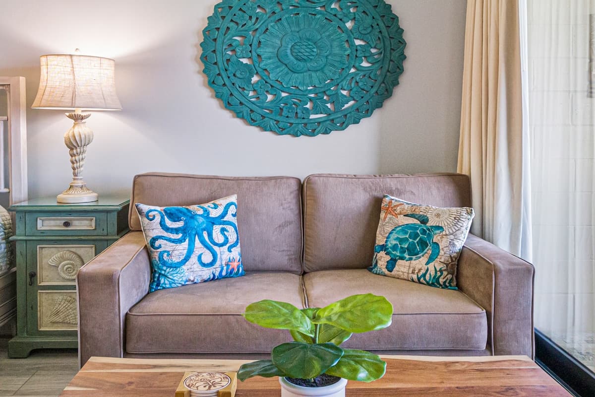 Condo in Lahaina · ★4.99 · Studio · 2 beds · 1 private bath - Photo 3