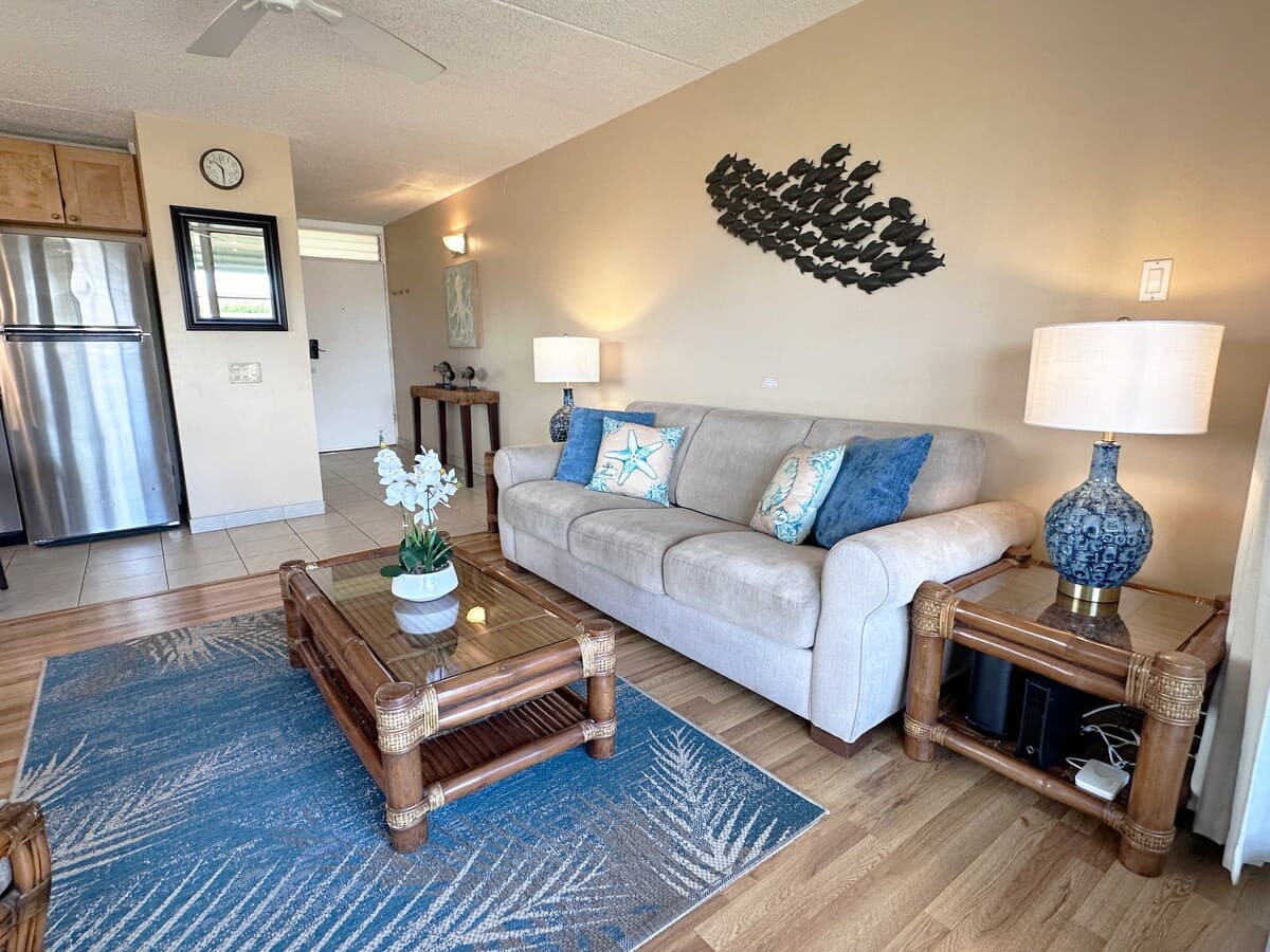 Best Location Across Best Beach! New AC throughout - Photo 3