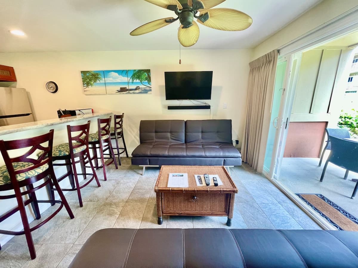 Condo in Kapaa · ★4.91 · 2 bedrooms · 2 beds · 1.5 shared baths - Photo 3