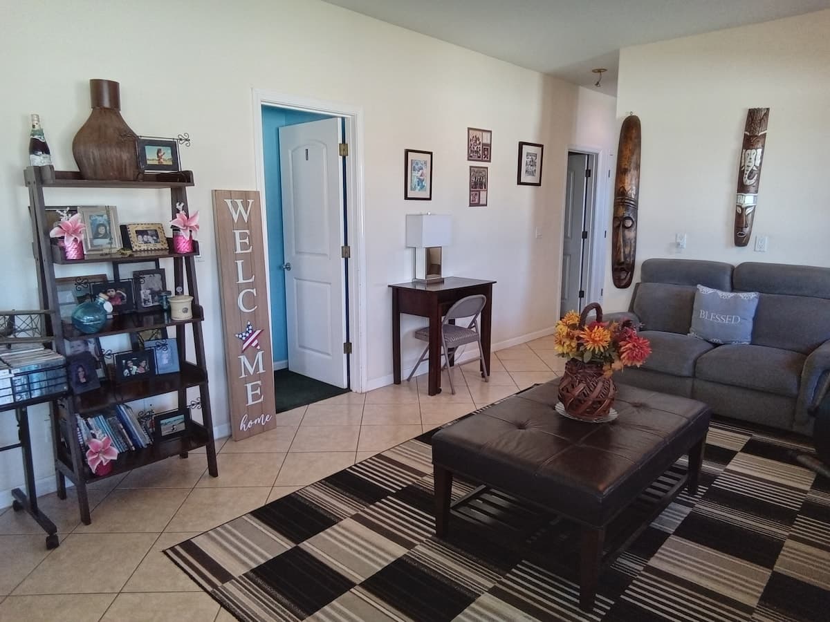 Home in Wailuku · ★5.0 · 1 bedroom · 2 beds · 1 shared bath - Photo 3