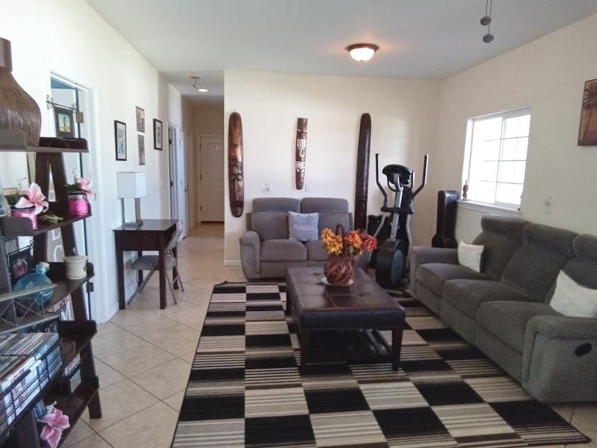 Home in Wailuku · ★5.0 · 1 bedroom · 2 beds · 1 shared bath - Photo 1