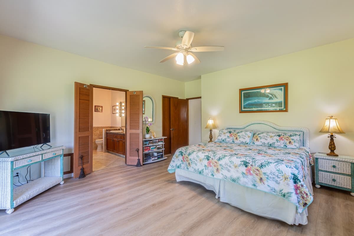 Home in Princeville · ★4.83 · 4 bedrooms · 5 beds · 2.5 baths - Photo 5