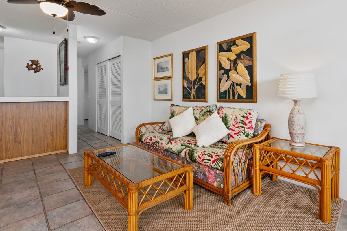 Condo in Kailua-Kona · ★4.86 · 1 bedroom · 1 bed · 2 baths - Photo 4