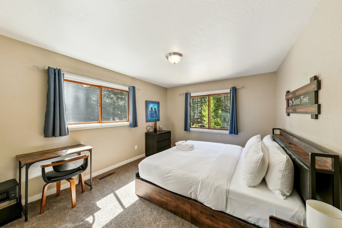 Cozy Tahoe Cabin with Hot Tub & Game Room - Photo 1