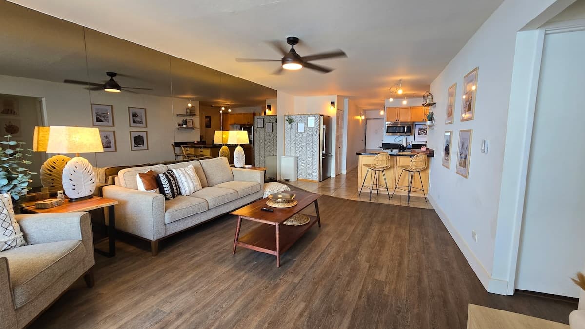 Condo in Wailuku · ★4.83 · 2 bedrooms · 2 beds · 2 baths - Photo 2